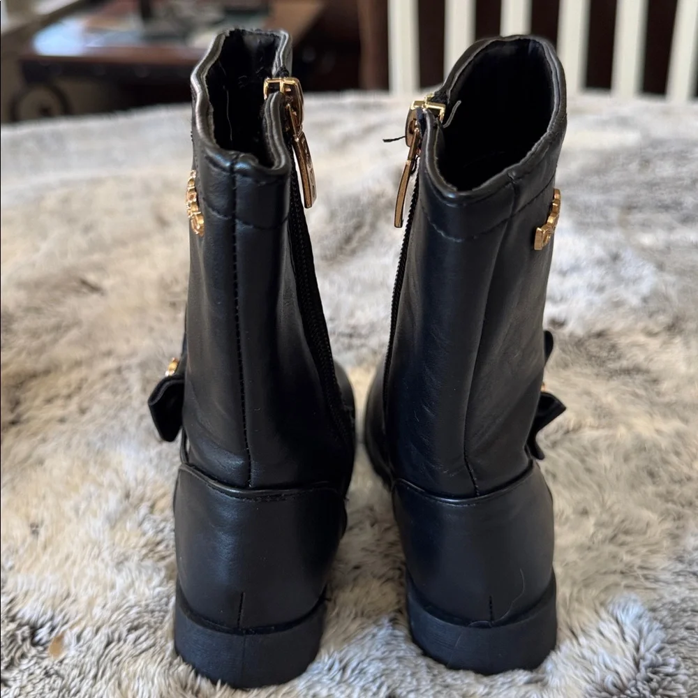 NWOT Bebe Girls Toddler 8 Black Gold Zipper Riding Boots Winter Bow Faux Leather
